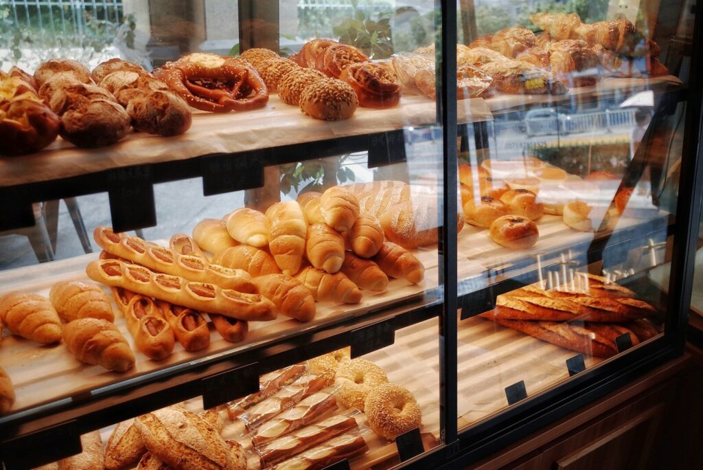 Spirit Nights: Easy, No-Stress PTA Fundraising ideas that will not burn out volunteers. 7 breads in display shelf